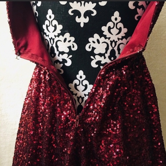 STUNNING DRESS - Picture 4 of 6